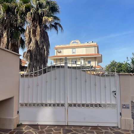 פיומיצ'ינו Home With Parking Near The Airport And Beach מראה חיצוני תמונה