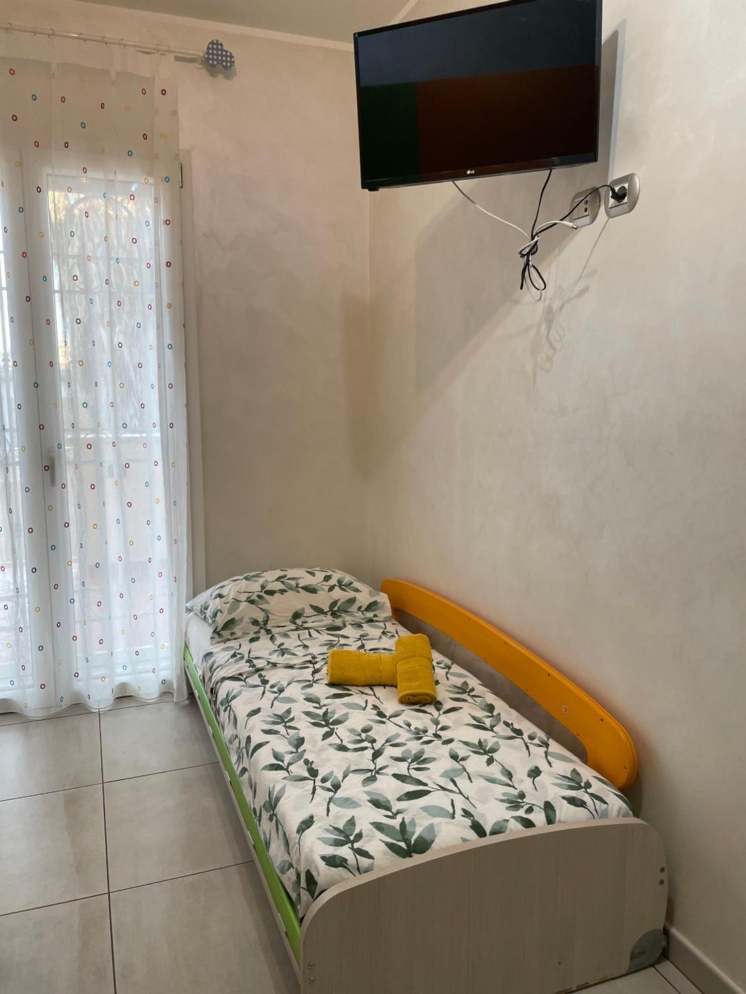 פיומיצ'ינו Home With Parking Near The Airport And Beach מראה חיצוני תמונה