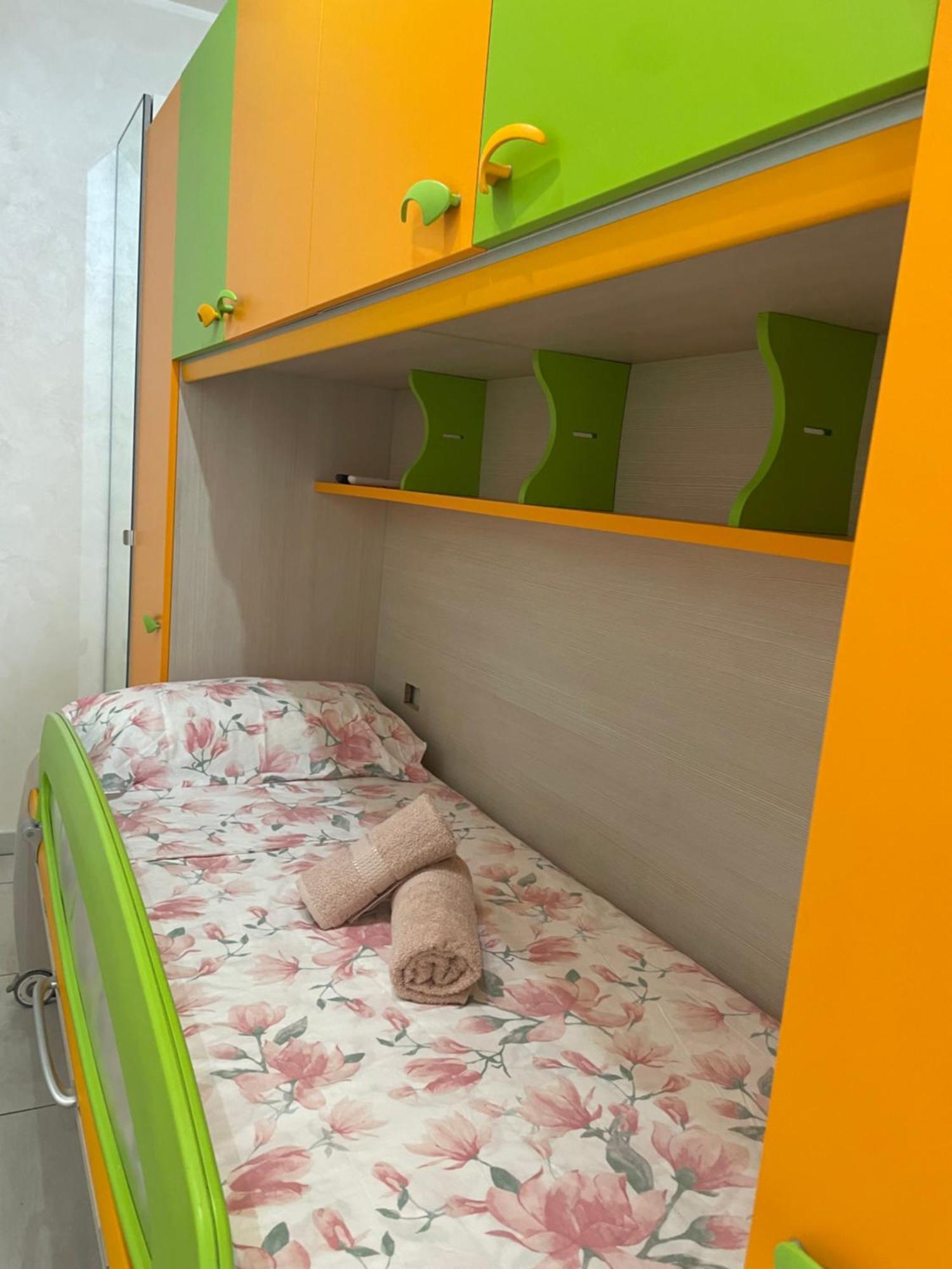 פיומיצ'ינו Home With Parking Near The Airport And Beach מראה חיצוני תמונה